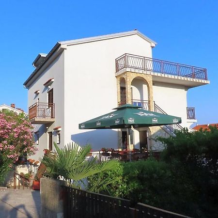 Apartments Kamelija Malinska Luaran gambar