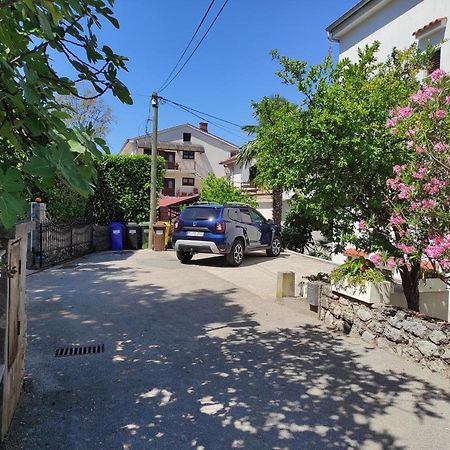 Apartments Kamelija Malinska Luaran gambar