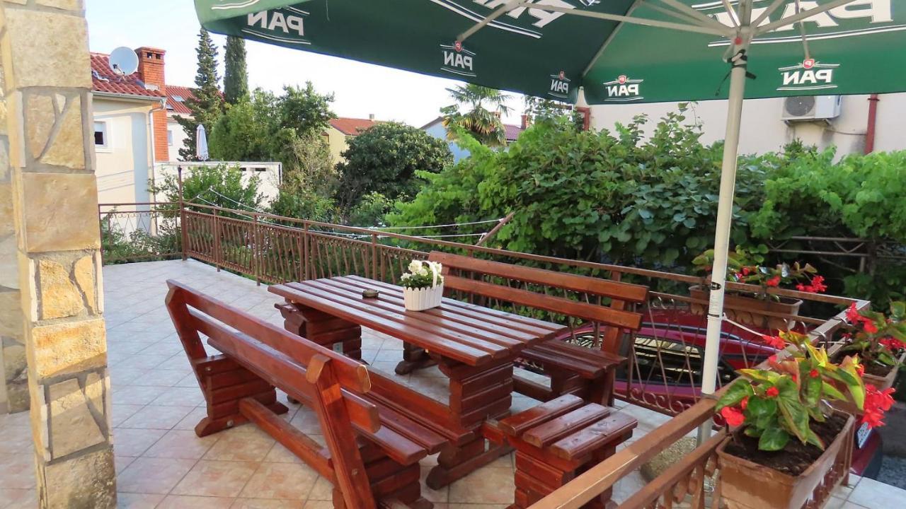 Apartments Kamelija Malinska Luaran gambar
