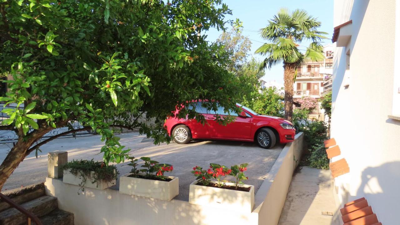 Apartments Kamelija Malinska Luaran gambar