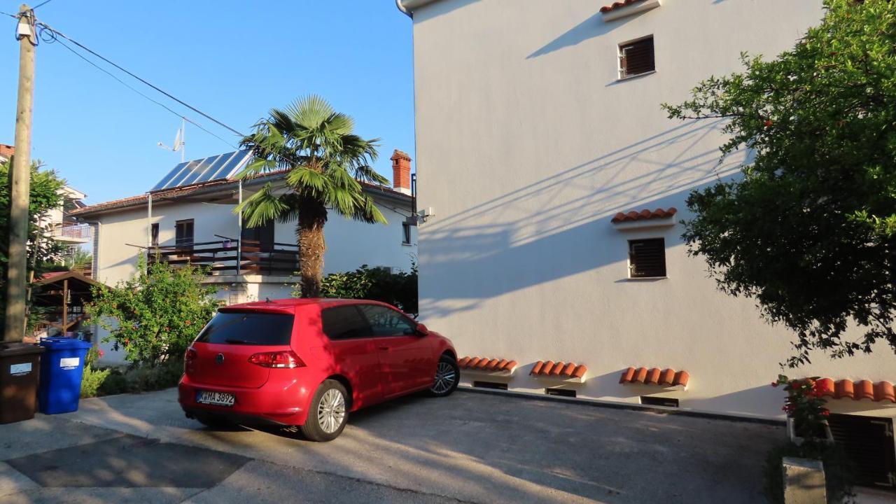 Apartments Kamelija Malinska Luaran gambar