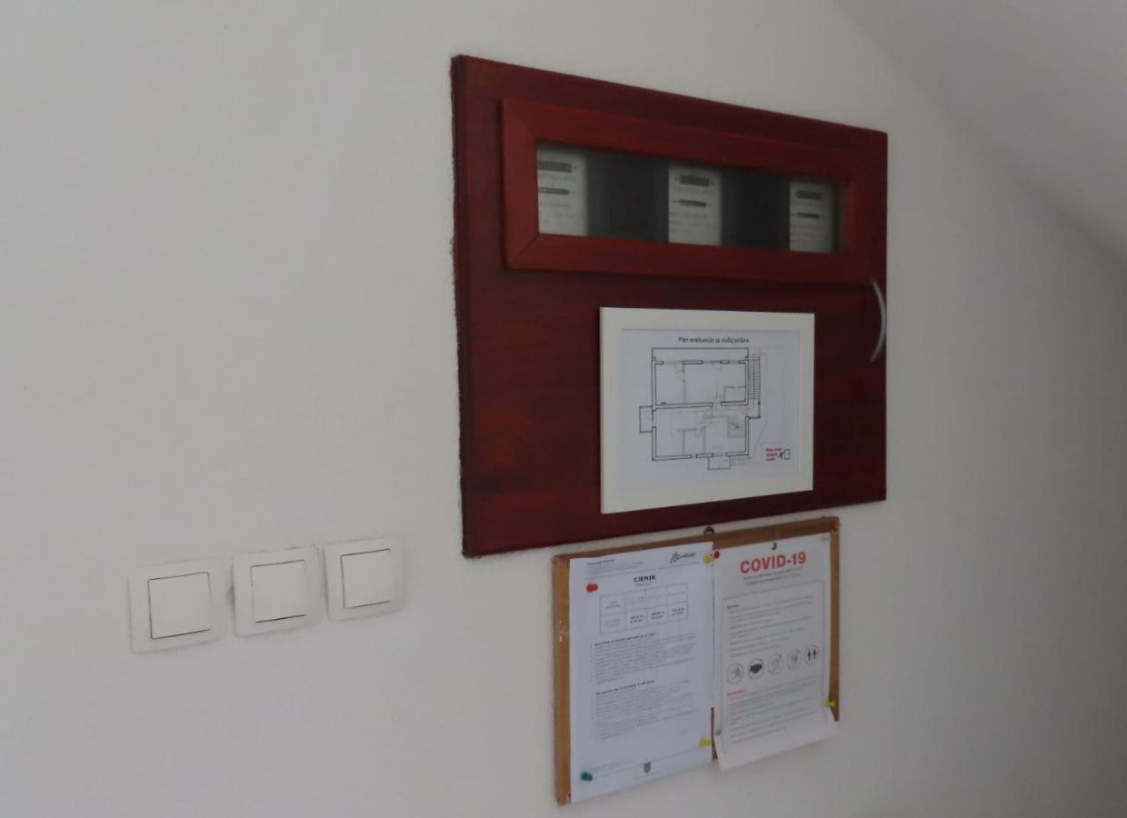 Apartments Kamelija Malinska Luaran gambar