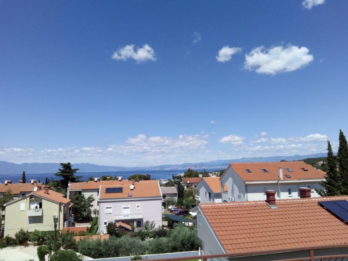 Apartments Kamelija Malinska Luaran gambar