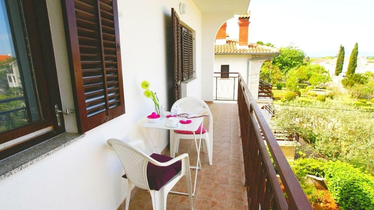 Apartments Kamelija Malinska Luaran gambar