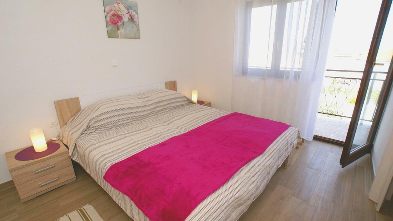 Apartments Kamelija Malinska Luaran gambar