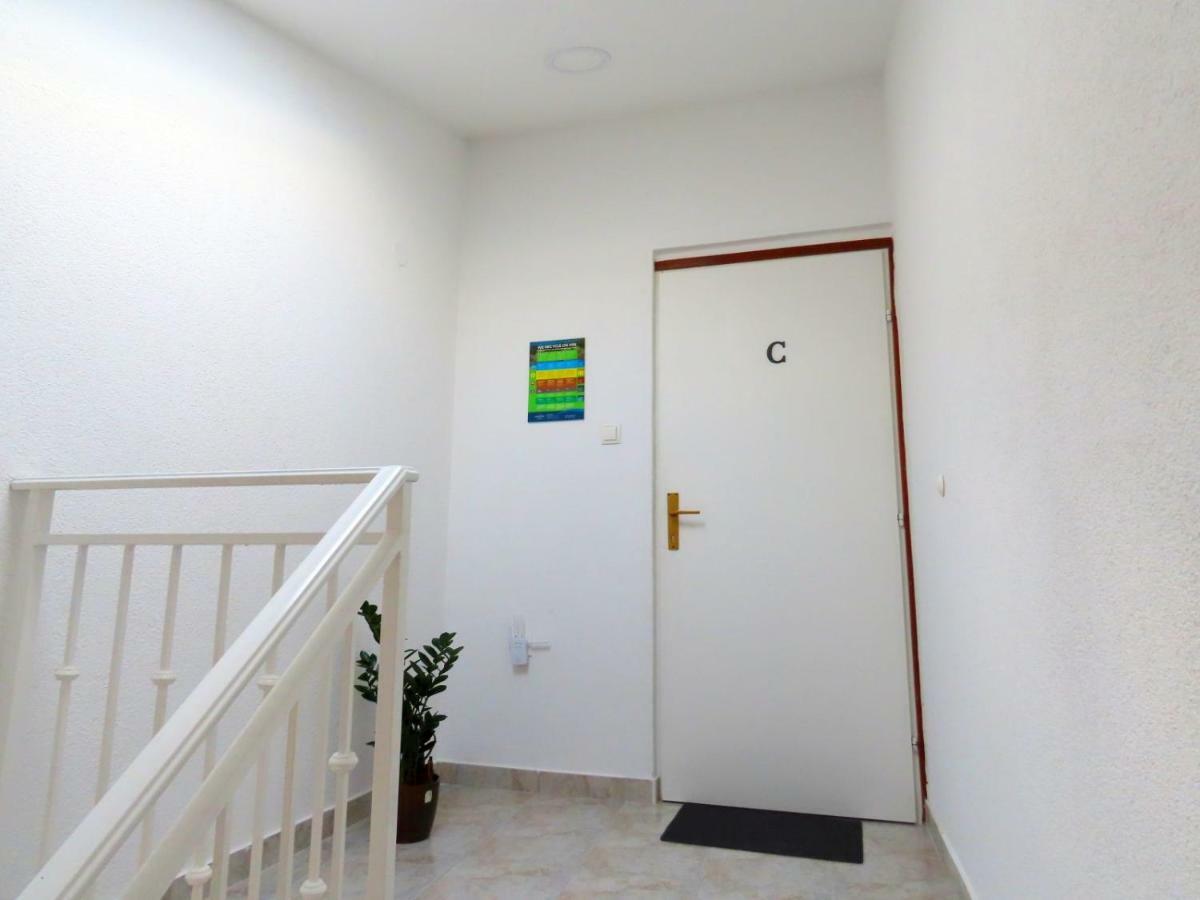 Apartments Kamelija Malinska Luaran gambar