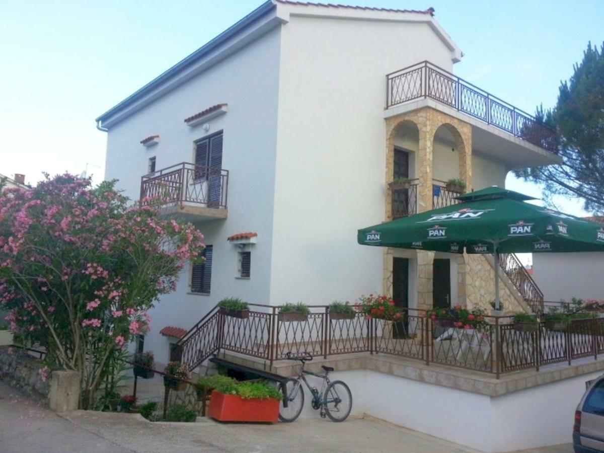 Apartments Kamelija Malinska Luaran gambar